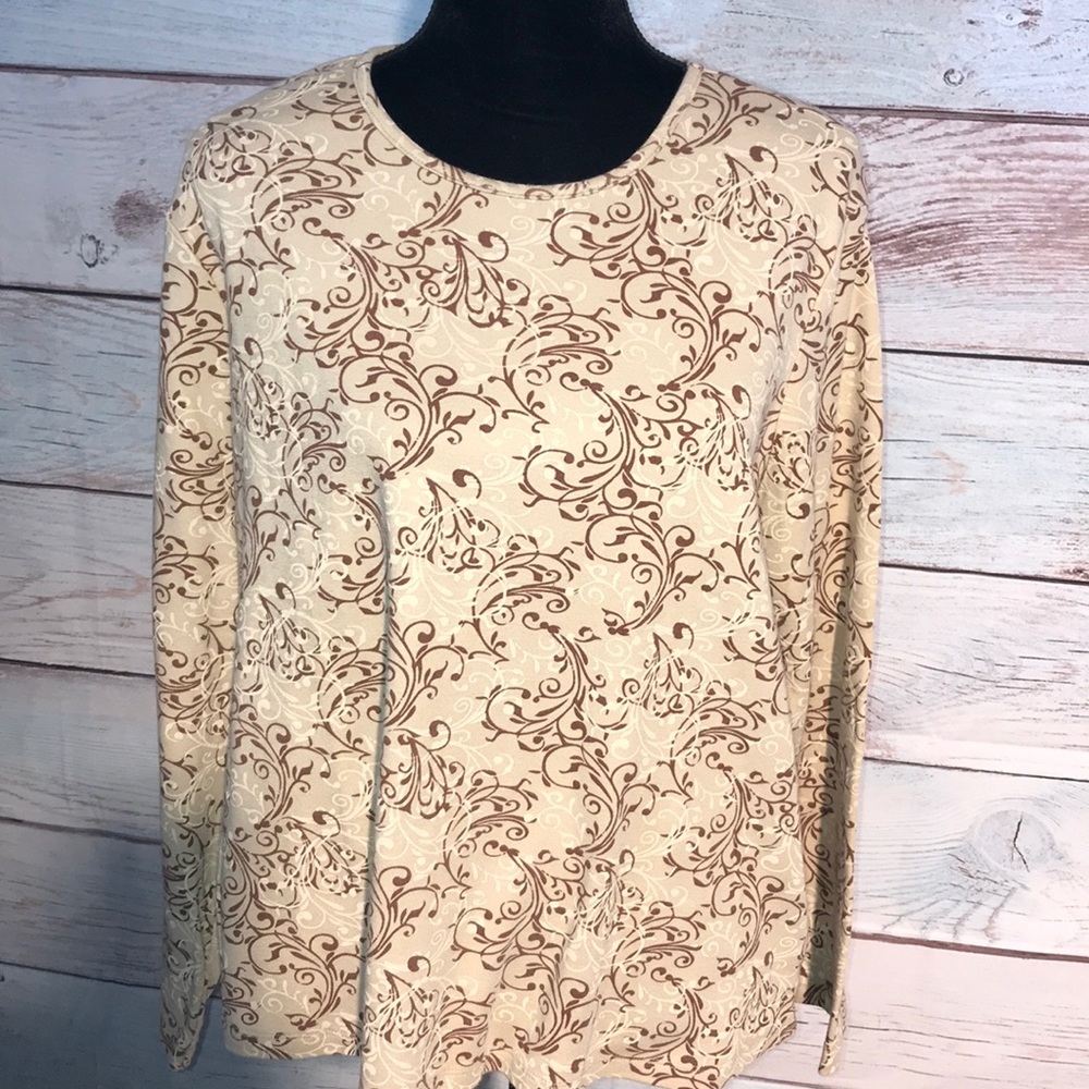 Koret long sleeve T shirt. Scoop neck